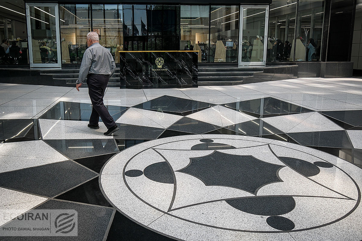 وزن‌کشی اخبار مثبت و منفی در بورس/ شاخص کل قله جدید را فتح می‌کند؟ 