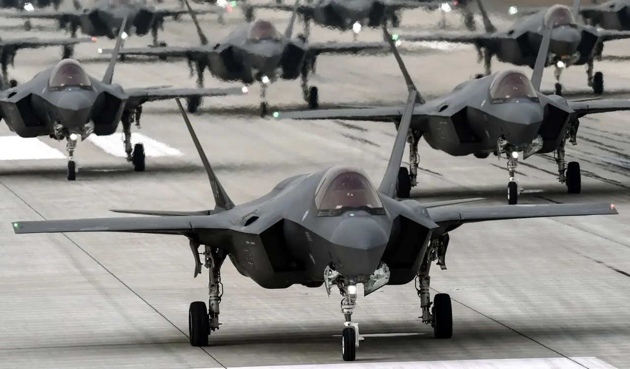 تصمیم انگلستان برای خرید ۱۲ جنگنده اف-۳۵آ از آمریکا