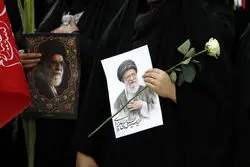 ببینید؛ تصاویر تازه از انتقال پیکر رهبر شهید انقلاب با بالگرد به مشهد