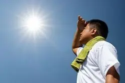 توصیه‌هایی برای محافظت در برابر اشعه فرابنفش / لزوم دوری از نور خورشید از ساعت ۱۱ تا ۱۶
