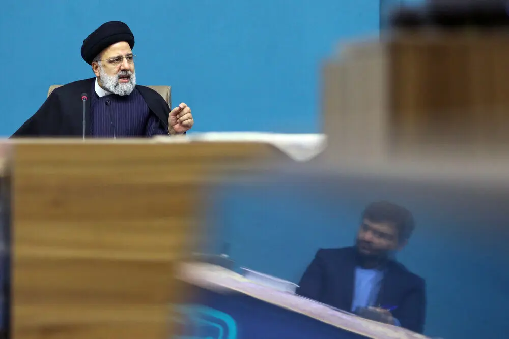 انتقاد رئیس‌جمهور از عدم اجرای قوانین مناطق آزاد