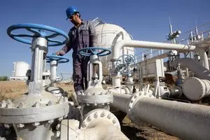 فرار از هرمز؛ تولیدکنندگان نفت به دنبال راه‌های جدید صادرات