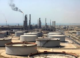 ضربه اوپک‌پلاس به بازار جهانی؛ قیمت نفت در سراشیبی افتاد