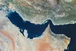 شکستن کمر یک کشتی بزرگ در تنگه هرمز و غرق شدن آن/ علت نامعلوم+ ویدئو