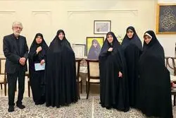 دیدار شبانه مسئولان دولت با خانواده همسر شهید رهبر