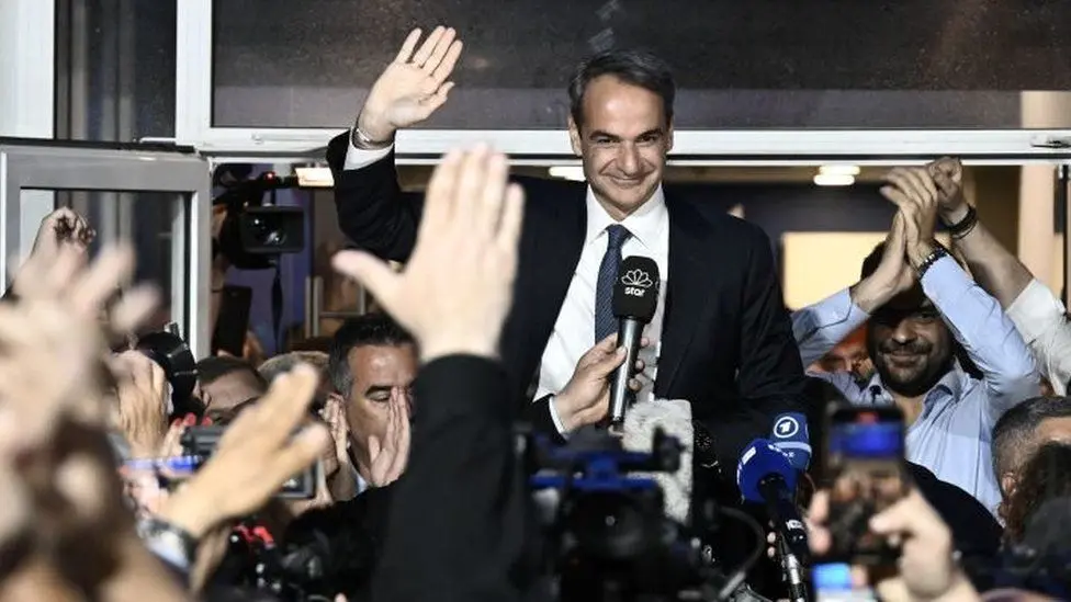 واکنش تند تهران به مانور فرماندهان غربی/ احضار سفیر سوئیس/ زلزله سیاسی در مهد دموکراسی