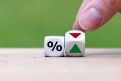 سریال تکراری کسری بانک ها؛ سقف کاذب نرخ بهره؟ 