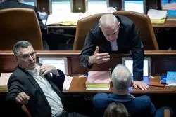 تلاش از داخل حزب نتانیاهو برای بر هم زدن ائتلاف با احزاب افراطی و اتحاد با مخالفان