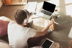 چگونه از اینترنت برای کسب درآمد استفاده کنیم؟