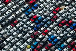 بازار خودرو، آبان پرماجرایی در پیش دارد / متقاضیان سوپرایز می شوند