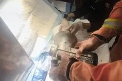 حادثه هولناک در مغازه اغذیه‌فروشی؛ دست زن ۴۸ ساله در چرخ‌گوشت صنعتی گیر کرد
