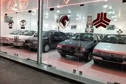 قیمت بازاری خودرو لحظه ای شد / احتمال پلیسی شدن بازار خودرو