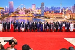 غیبت پزشکیان در عکس یادگاری اجلاس شانگهای / علت چه بود؟ 