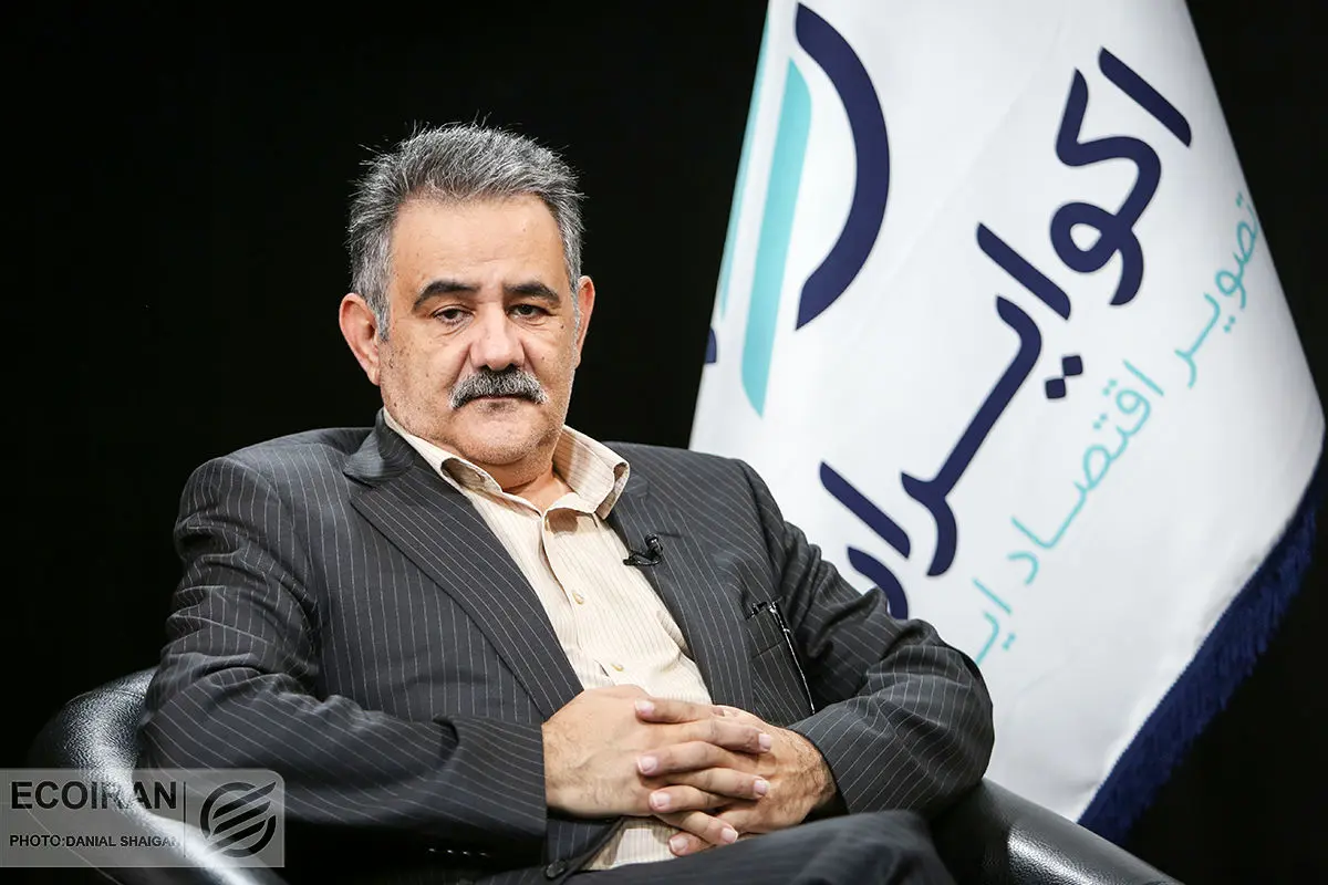 داود سوری: حذف چهار صفر اقدام اقتصادی نیست، اقدامی نمایشی است