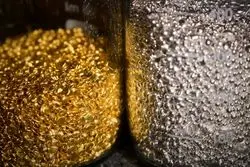 طلای جهانی صعودی شد؛ نقره رکورد 14 ساله شکست