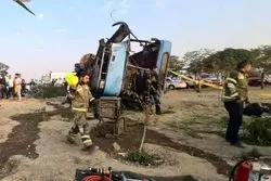 جزییات واژگونی اتوبوس دربزرگراه آزادگان 