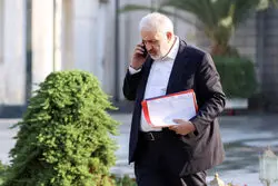 آمار عجیب وزیر نیرو از مصرف برق در ایران/ علی‌آبادی: ناترازی انرژی از بدمصرفی است؛ ٢ برابر کشور همسایه مصرف برق داریم