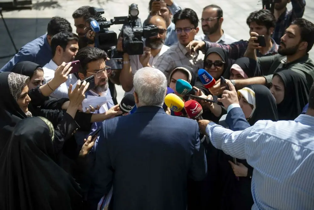 مصرف بنزین به ۱۳۲ میلیون لیتر رسیده است/ تعیین حداقل حقوق کارگران توسط شورای عالی کار 