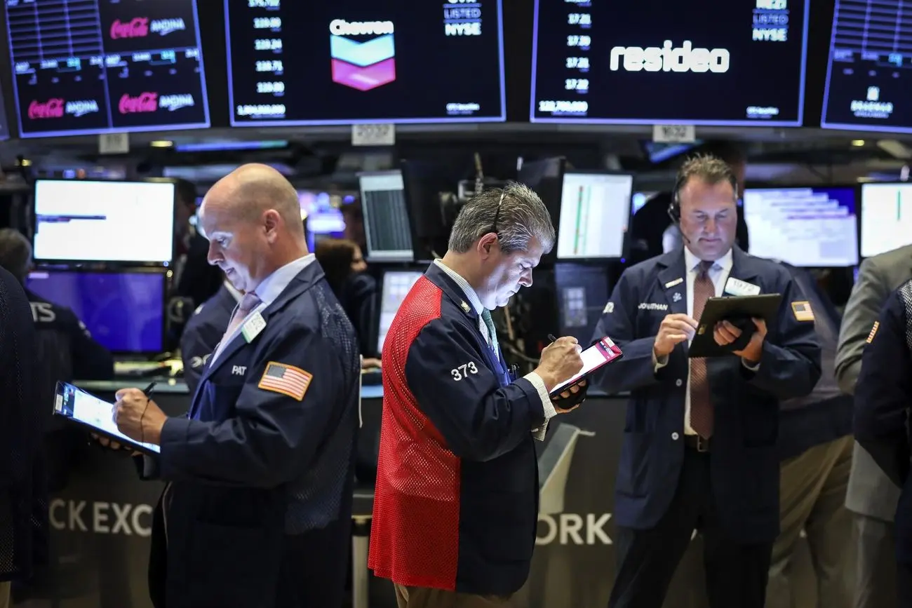 رشد سهام جهانی در آستانه گزارش تورم آمریکا؛ دلار و اوراق خزانه در شرایط بحران