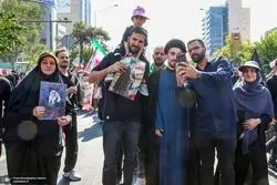 سلفی مردم با سید احمد خمینی+ تصاویر
