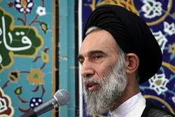 امام جمعه اصفهان: داماد ترامپ را پشت در نگه داشتیم/ این نشانه قدرت ماست