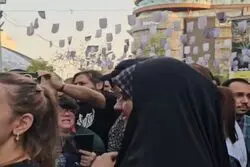 حاشیه عجیب مراسم زنده‌یاد اکبر عبدی؛ سلفی‌های جنجالی با بازیگران وایرال شد
