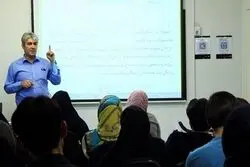 مگر می‌شود کشوری اینترنتش قطع شود؟ |دانشگاه از خلاقیت تهی شده؛ «برخی فکر می‌کنند نظریه درست کردن مثل تولید قاشق است»