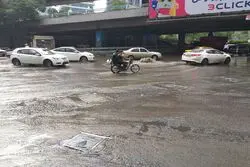 زیرپل صدر دریاچه شد

