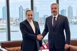 هشدار عراقچی به آمریکا؛ پیامدهای نقض تفاهم دامن جهان را می‌گیرد