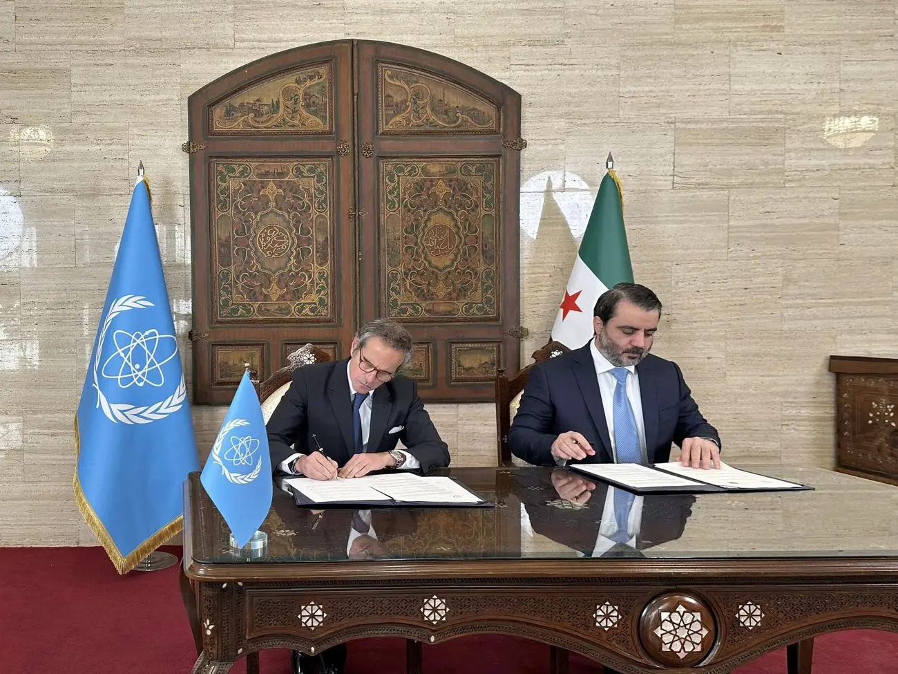 گروسی: تهران و واشنگتن خواهان توافقند/ ایده‌هایی فراتر از کنسرسیوم وجود دارد 