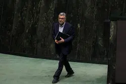 وزیر بهداشت در مجلس؛ نمایندگان از پاسخ ظفرقندی قانع شدند