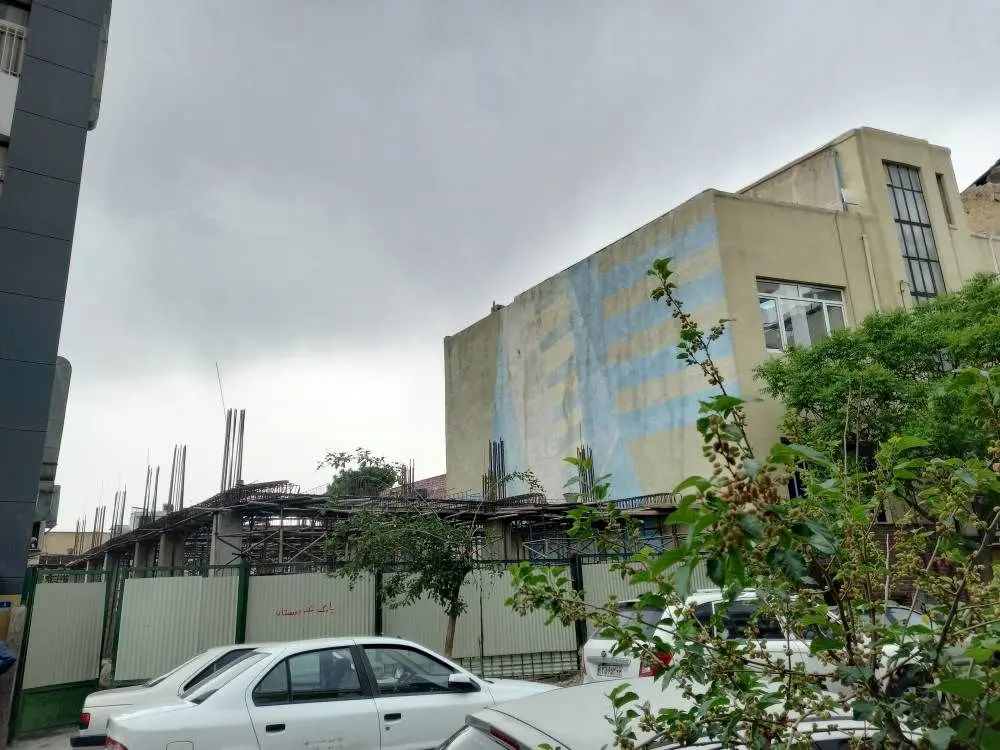 این ساختمان یک ماهه سبز شد/ساخت و ساز درمحدوده دانشگاه تهران قانونی است ؟