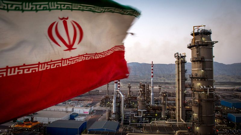 راهبرد واشنگتن برای فشار بر صادرات نفت ایران/ موضع پکن چه خواهد بود؟