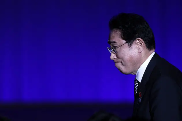 نمایش دیپلماسی رقابتی دو همسایه شرق آسیا؛ سفر غافلگیرانه «فومیو» به کی‌یف