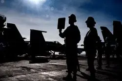 مانور روی لبه جنگ؛ بمب‌افکن آمریکایی و جنگنده چینی در فاصله ۳ متری! / جنگ بین چین و آمریکا؟