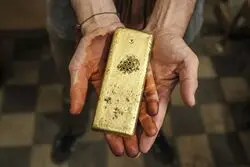 توقف رشد طلای جهانی با دلار قوی‌تر