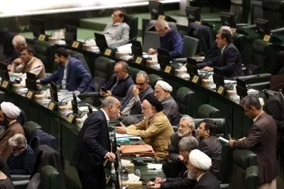 صحن امروز بهارستان: از موافقت مجلس با کلیات لایحه بودجه تا فراخواندن 4 وزیر به پارلمان