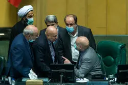 استاندارد دوگانه مجلس برای دولت روحانی و رییسی