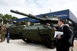عزم اروپا برای تسلیح / خودروسازهای اروپایی خط تولید خود را به ساخت تانک تغییر می‌دهند؟