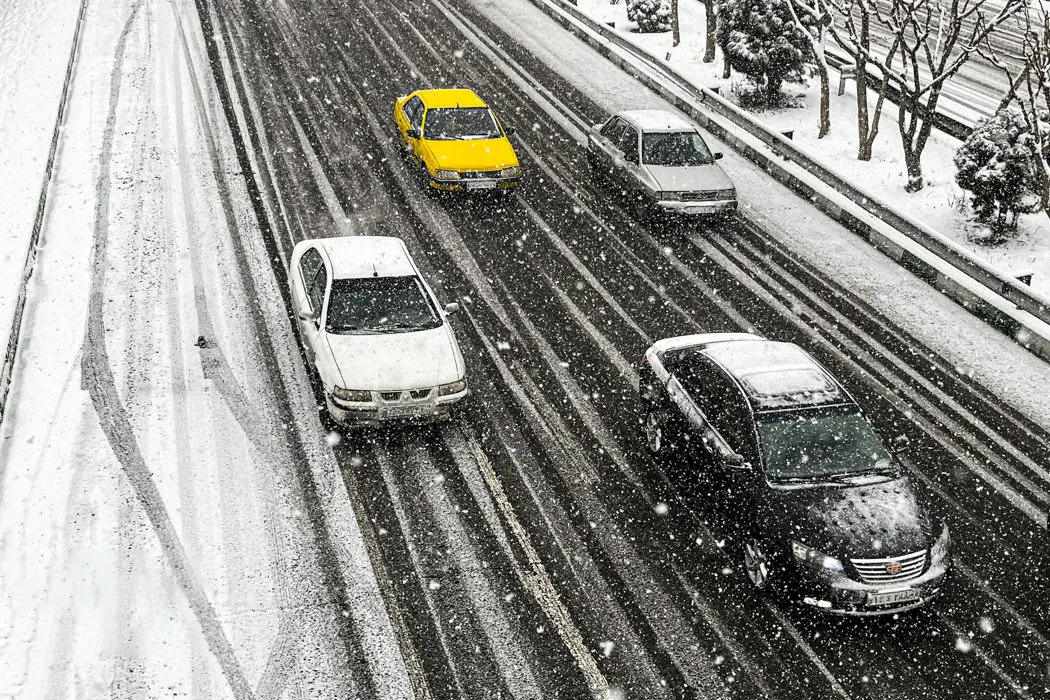آخرین وضعیت جوی ترافیکی در جاده‌های ایران/ پروازهای فرودگاه مشهد ازسرگرفته شد