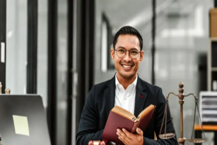 بهترین وکیل ملکی در کرج کیست؟