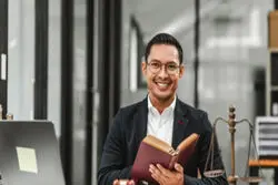 بهترین وکیل ملکی در کرج کیست؟