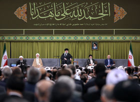 دیدار مسئولان نظام و سفرای کشورهای اسلامی با رهبر انقلاب