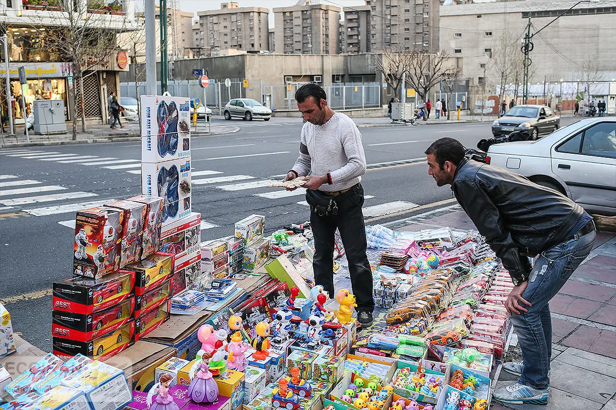 عزم شهرداری تهران برای ساماندهی دستفروشان؛ بازارهای فاخر جایگزین معابر اصلی