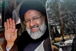 ویدیو| انتشار برای اولین بار؛ اشک‌های یک فرمانده سپاه از اولین لحظات پیدا شدن پیکر آیت‌الله شهید رئیسی