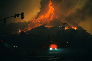 علت طولانی شدن اطفای حریق در لس‌آنجلس