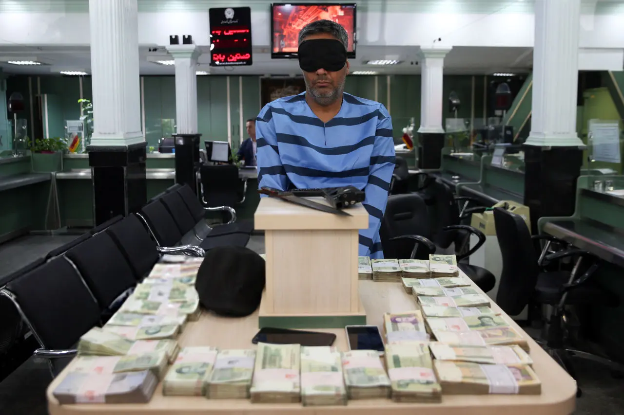 کلاهبردار ۱۶۴ هزار دلاری فراری بالاخره دستگیر شد