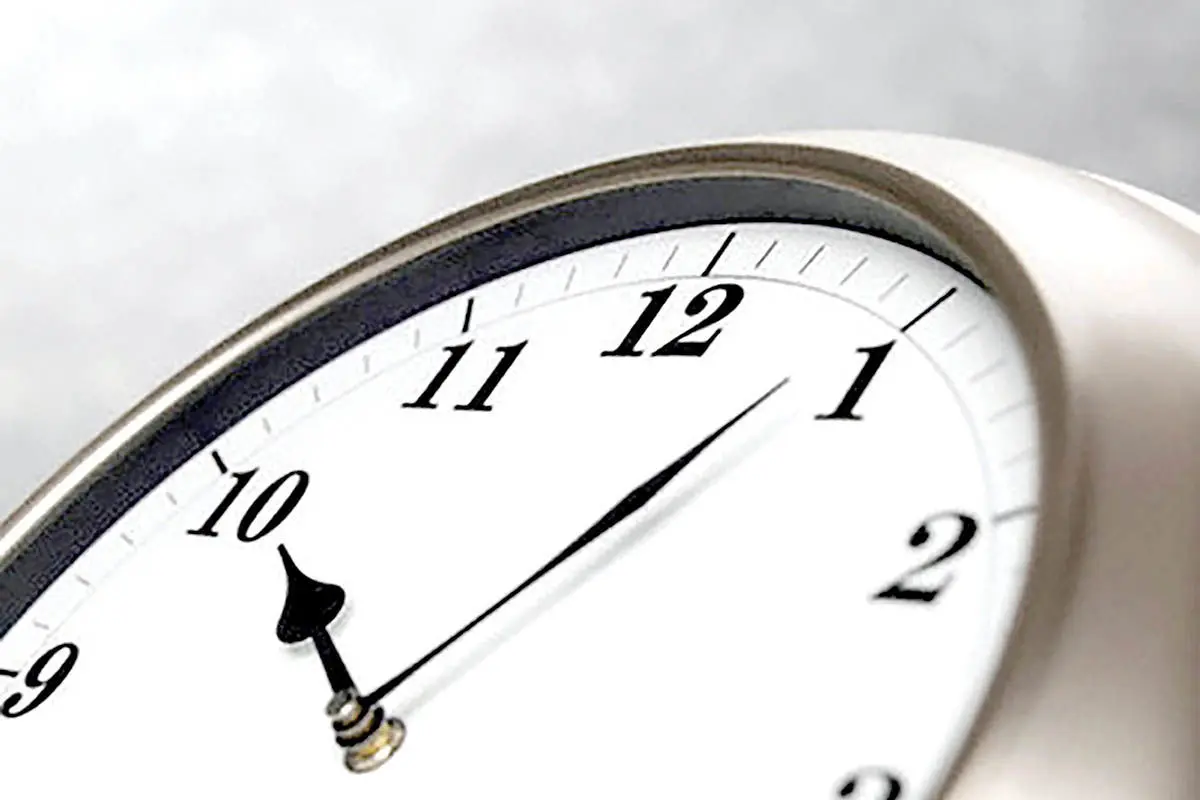 ساعت کاری ادارات و بانک‌ها بدون تغییر تا پایان شهریور