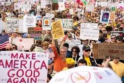 مخالفان ترامپ بیشتر شدند/ حضور 7 میلیون آمریکایی در اعتراض سراسری «نه به پادشاهی»