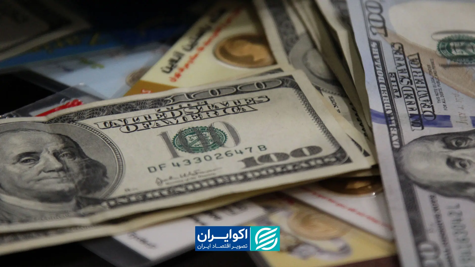 بدبینی بورس به مذاکرات؛ دلار احتیاط پیشه کرد